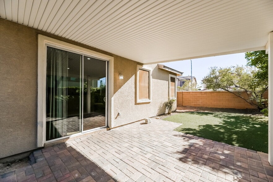 Building Photo - 6035 N Hidden Summit St