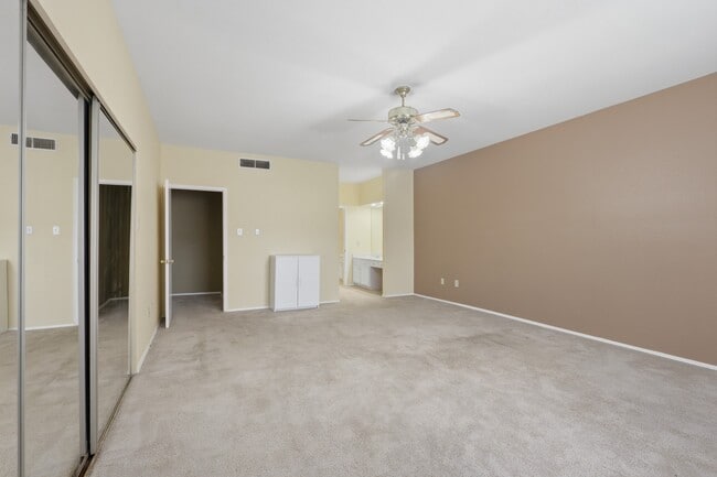 Building Photo - 506 Wilcrest Dr