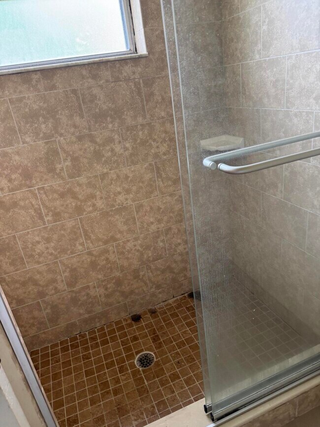 Building Photo - 9921 Three Lakes Cir