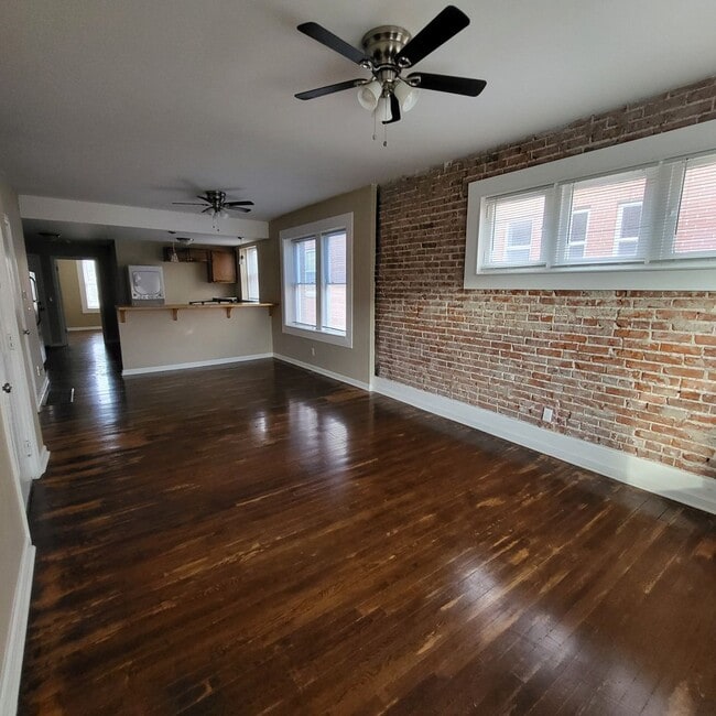 Building Photo - 3847 Russell Blvd