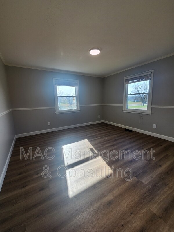 Building Photo - 4680 S Grundy Quarles Hwy