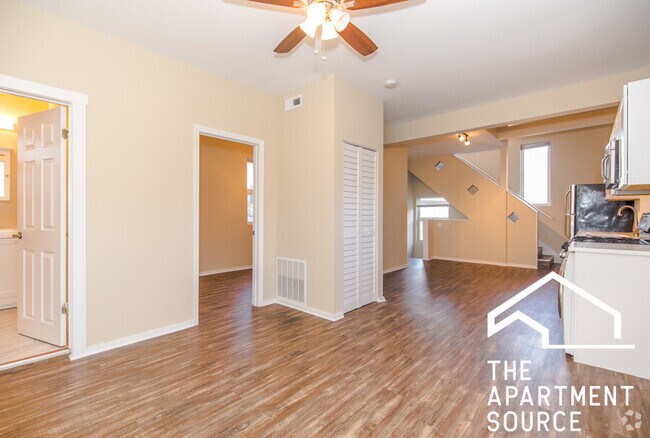 Building Photo - 2441 N Clybourn Ave