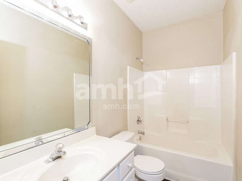 Building Photo - 412 Heathcliff Ct