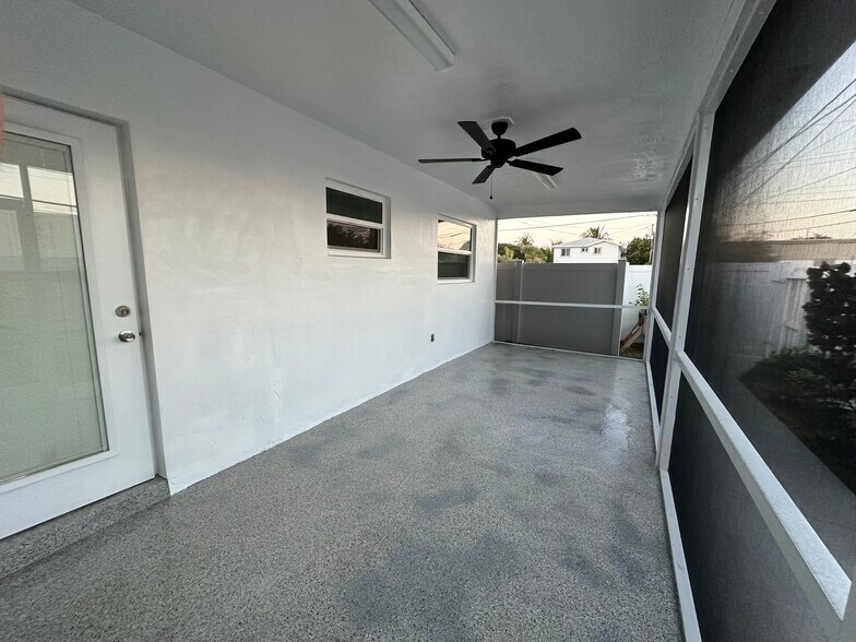 Building Photo - 2112 Garfield St