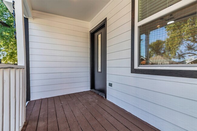 Building Photo - 3440 Bremond St