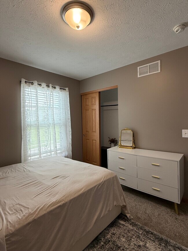 Building Photo - 10814 Potter St