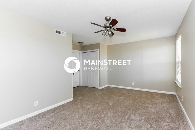 Building Photo - 3 Bedroom Pet-Friendly Home in Nashville, TN with Main Street Renewal