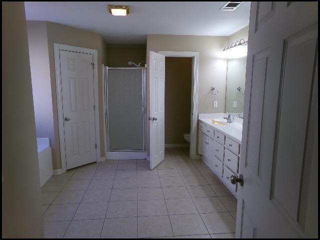 Building Photo - 303 Hidden Meadows Dr