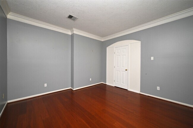Building Photo - 6419 Sutter Park Ln