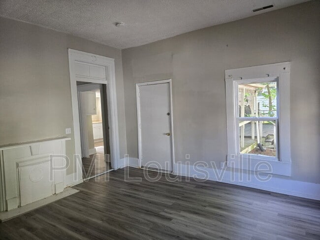 Building Photo - 451 N 25th St