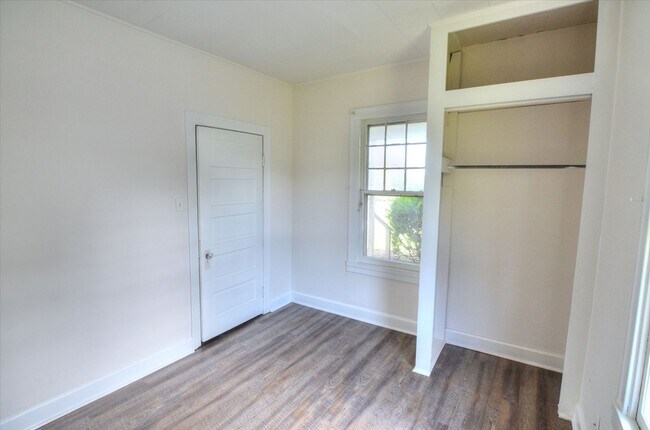 Building Photo - 3511 Forrest Ave