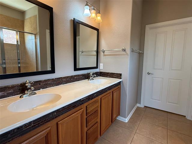 Building Photo - 559 Rockledge Ct