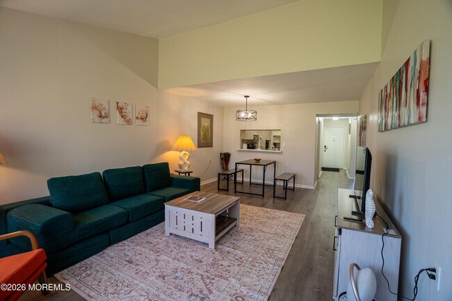 Building Photo - 5C Twin Rivers Dr