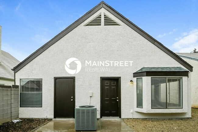 Building Photo - 4 Bedroom Pet-Friendly Home in Phoenix, AZ...