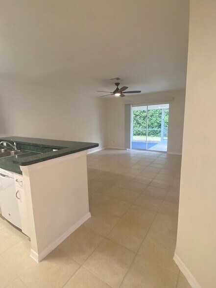 Building Photo - 1169 Lake McGregor Dr