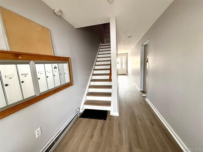 Building Photo - 722 US-6