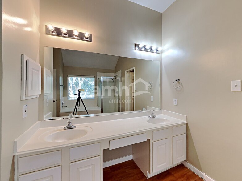 Building Photo - 20263 Eden Pines
