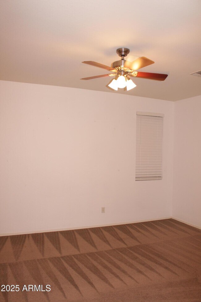 Building Photo - 4145 E Santa Fe Ln