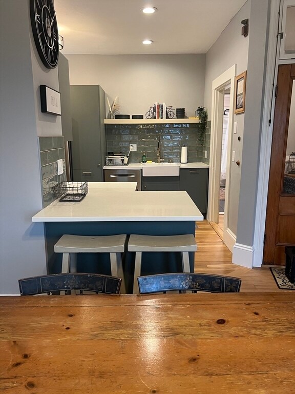 Building Photo - 43 Robinson St