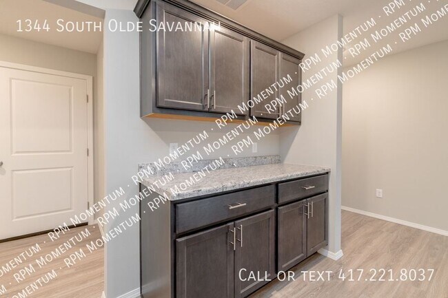 Building Photo - 1344 S Olde Savannah Ave