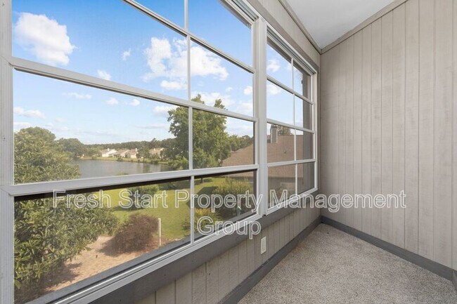 Building Photo - 414 Carriage Lake Dr