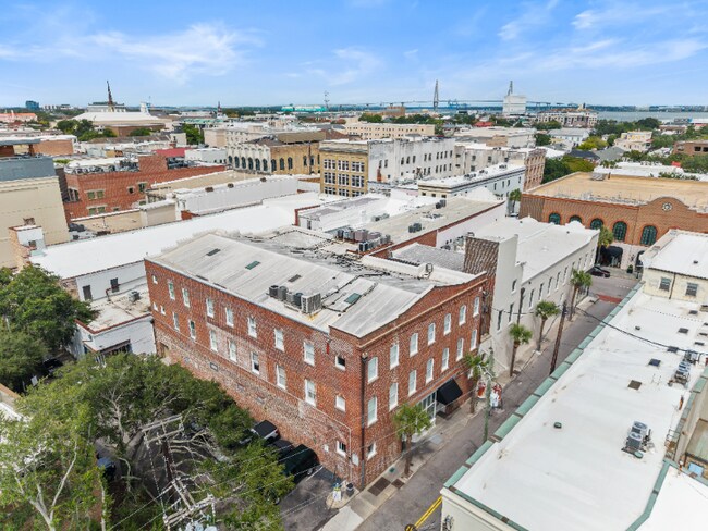 Building Photo - 4 Beaufain St