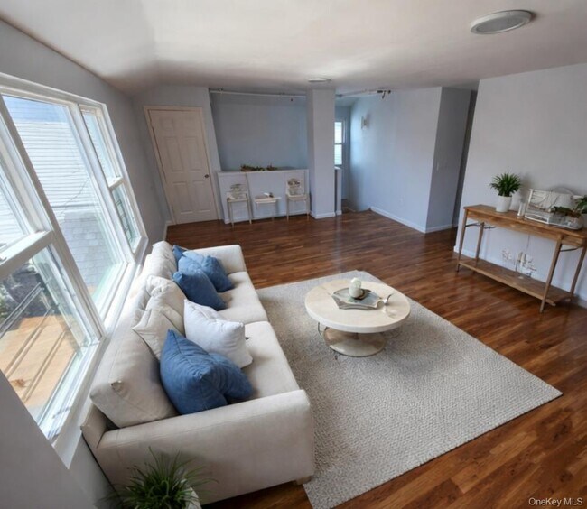 Building Photo - 72-18 Elizabeth Ave