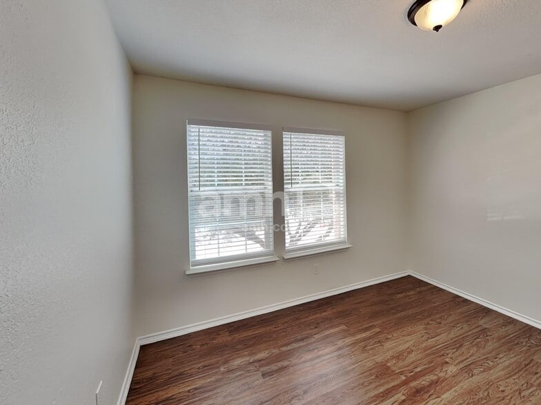 Building Photo - 8802 Mission Mdw