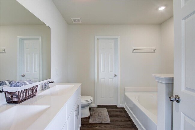 Building Photo - 12635 Baker Bend St