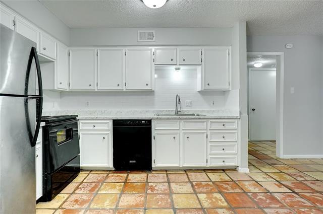 Building Photo - 507 S Las Vegas Trail