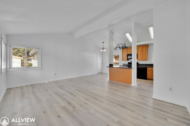 Building Photo - Charming 3-Bedroom Home in Rancho Bernardo...