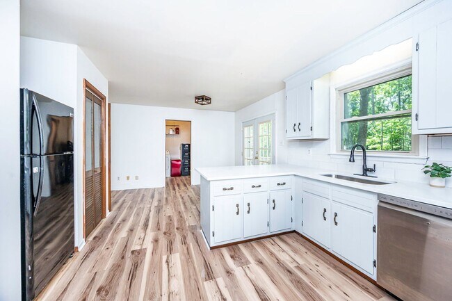Building Photo - 720 Dove Path Ln