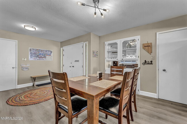 Building Photo - 1490 Foster Dr