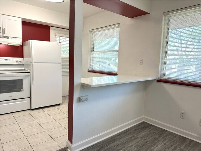 Building Photo - 7571 Hazelcrest Dr