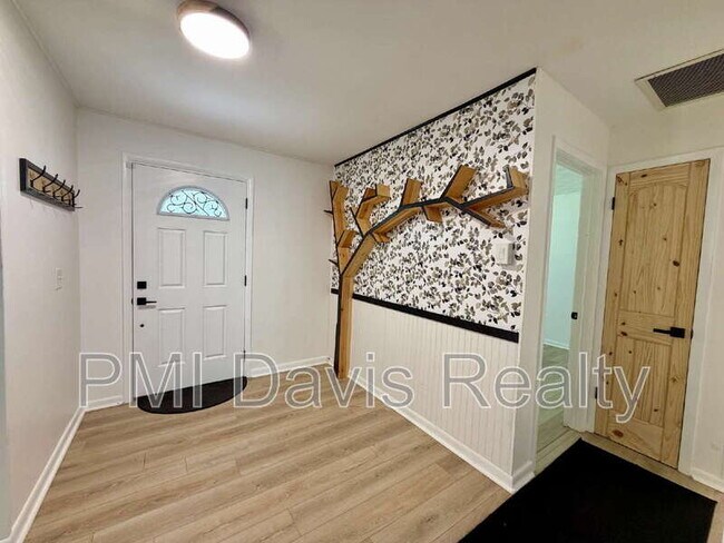 Building Photo - 332 Whispering Woods Drive
