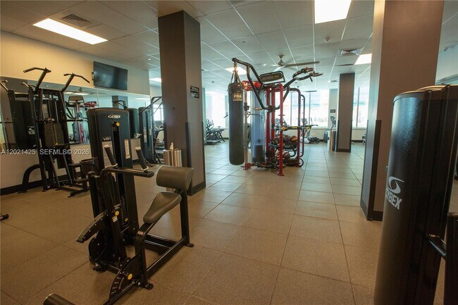 Building Photo - 2501 S Ocean Dr