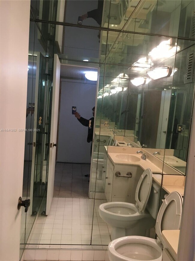 Building Photo - 3940 Inverrary Blvd