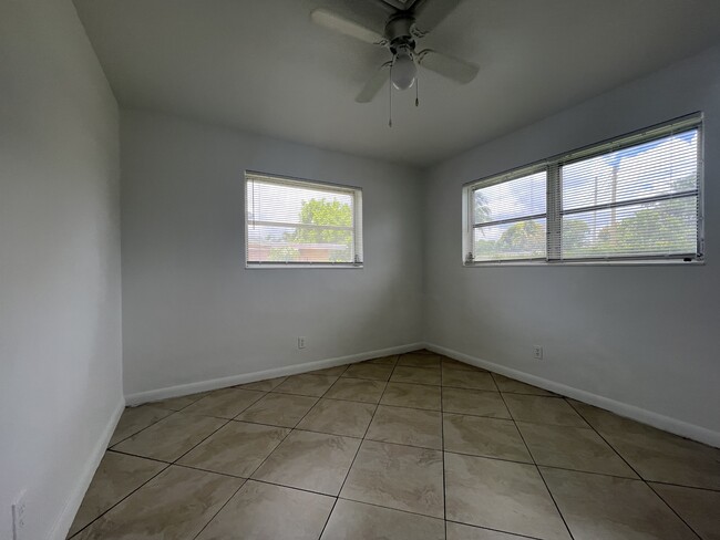 Building Photo - 3620 NW 35th Ave