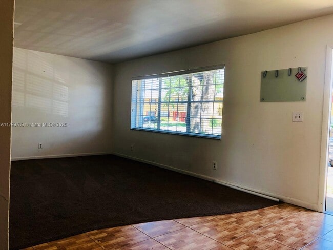 Building Photo - 1805 SW 81st Terrace