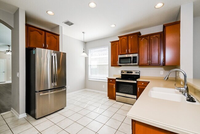 Building Photo - 12611 Geneva Glade Dr