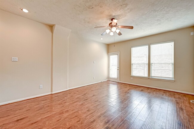 Building Photo - 1772 Aden Dr