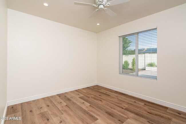 Building Photo - 6016 E Evans Dr