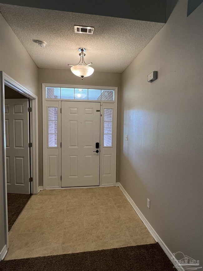 Building Photo - 10440 Millbrook Dr