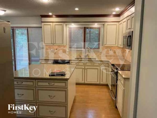 Building Photo - 8832 Belhaven Ct