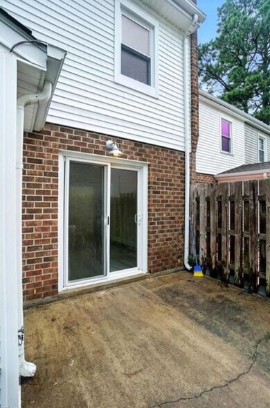 Building Photo - 590 Tenbee Ln