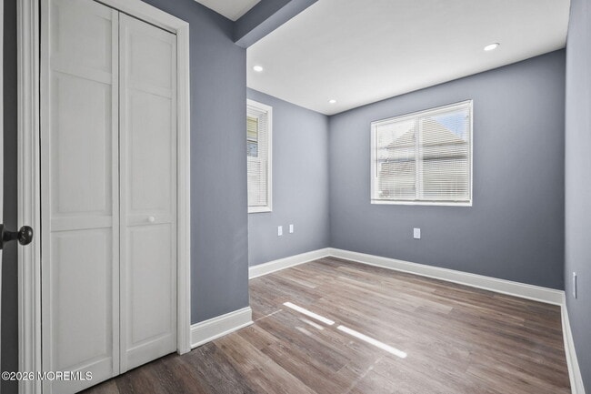 Building Photo - 143 Center Ave