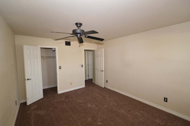 Building Photo - 2nd Floor Condo in a Gated Community