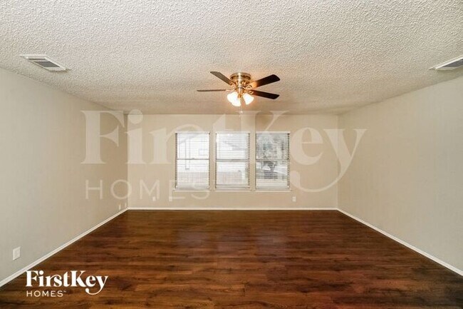 Building Photo - 8180 Maple Meadow Dr