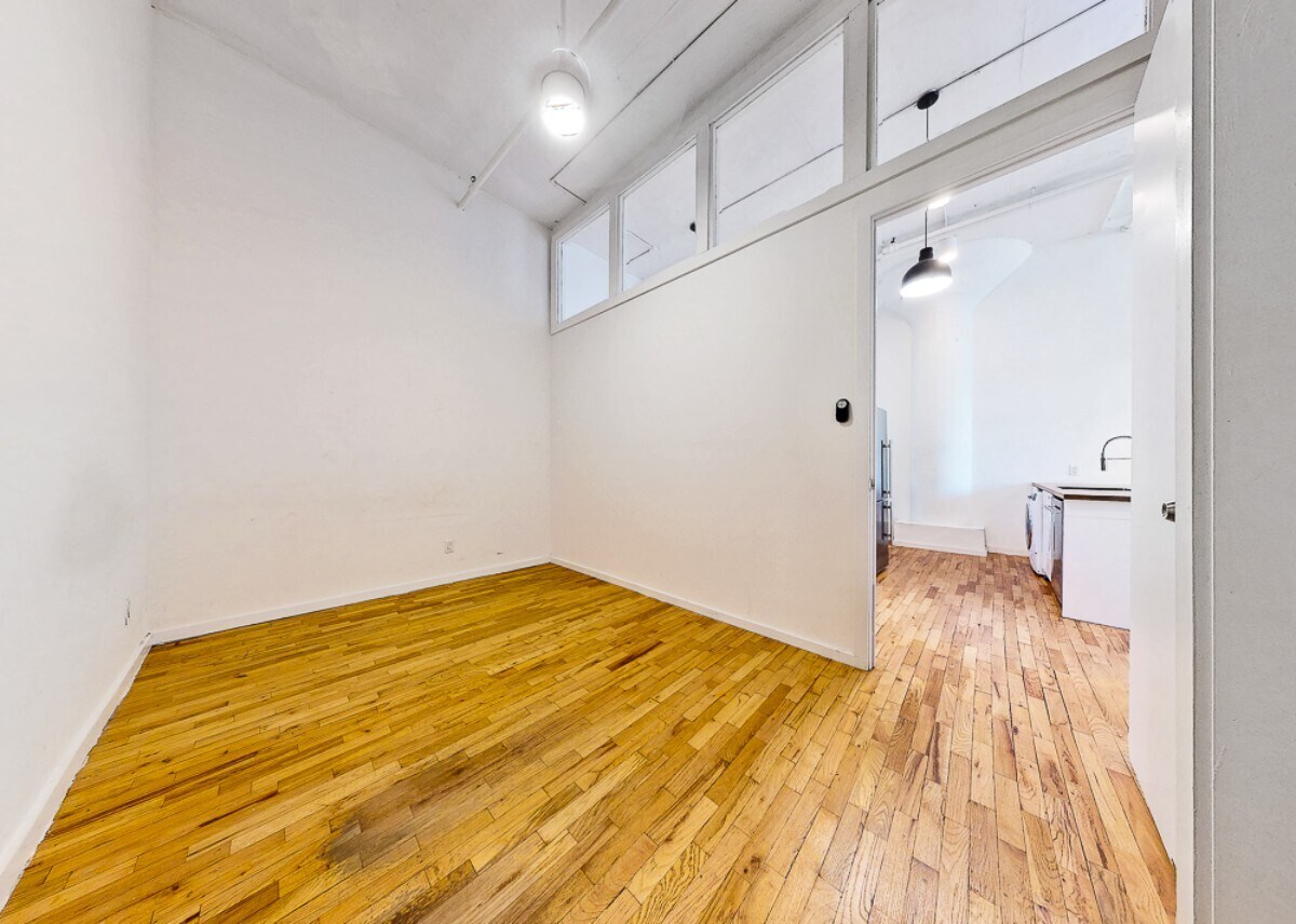 Building Photo - Seigel Street