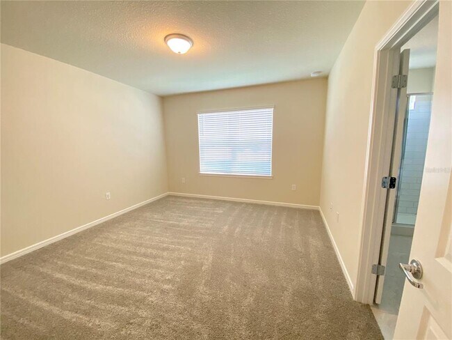 Building Photo - 2110 Charming Ave